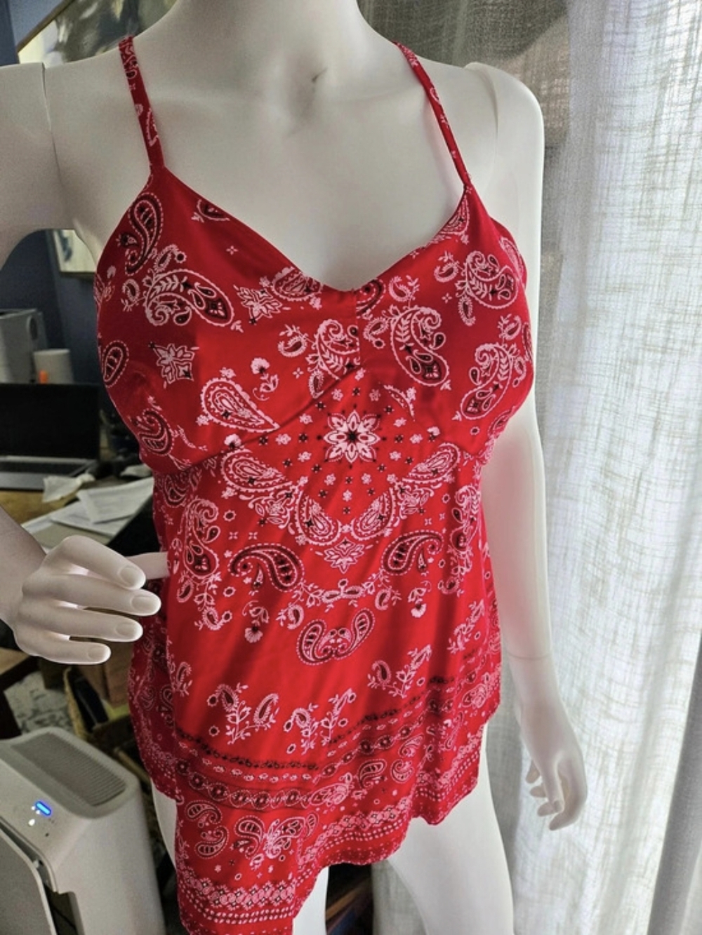 Bongo Paisley Cami in Red & White Size Large Like New